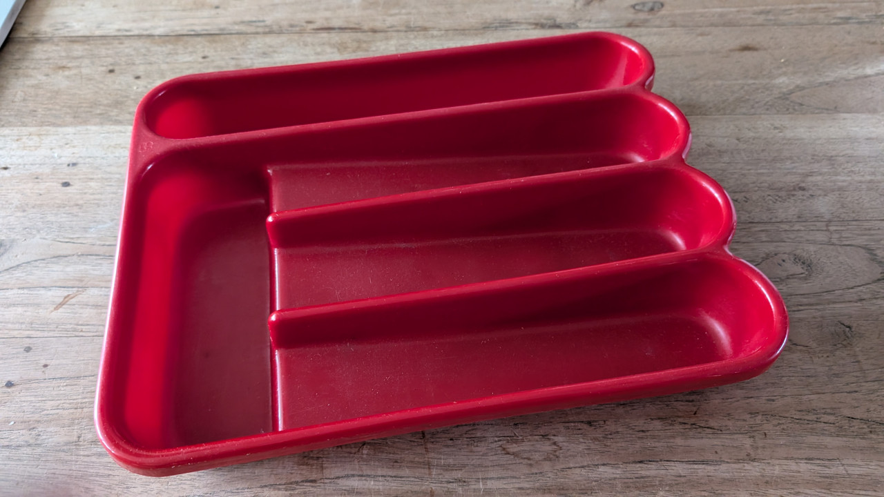 Retro bestekbak rood