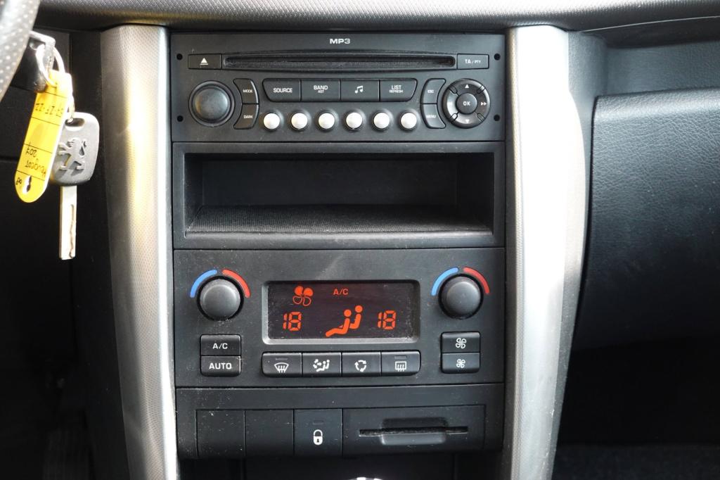 Peugeot 207 1.6 vti xs