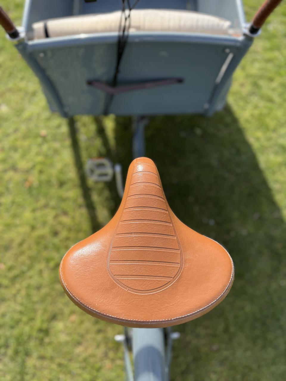 Johnny Loco bakfiets. Altijd binnen gestaan.