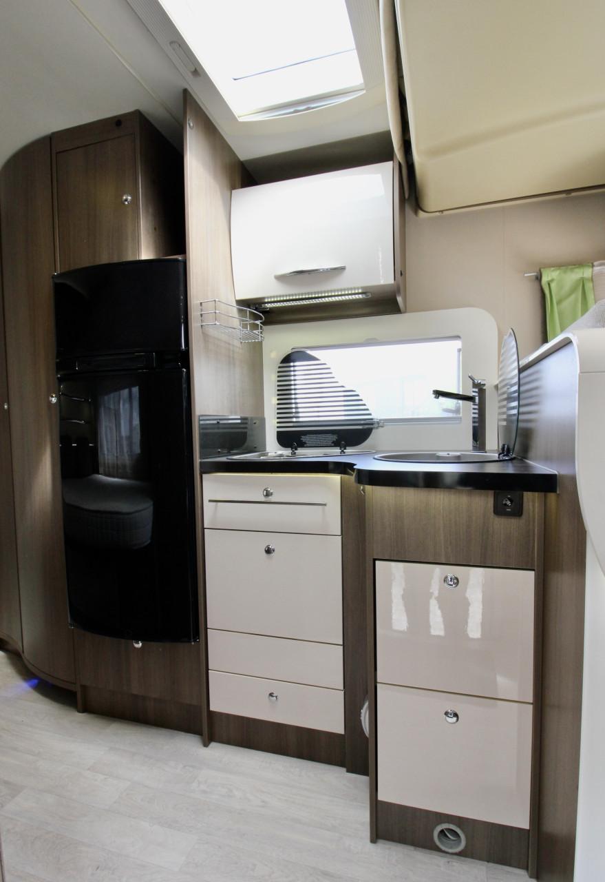 Chausson Welcome 625 (Vast bed + Hefbed, zeer netjes, Euro 5)