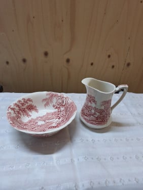 Schaal met bijpassend kannetje