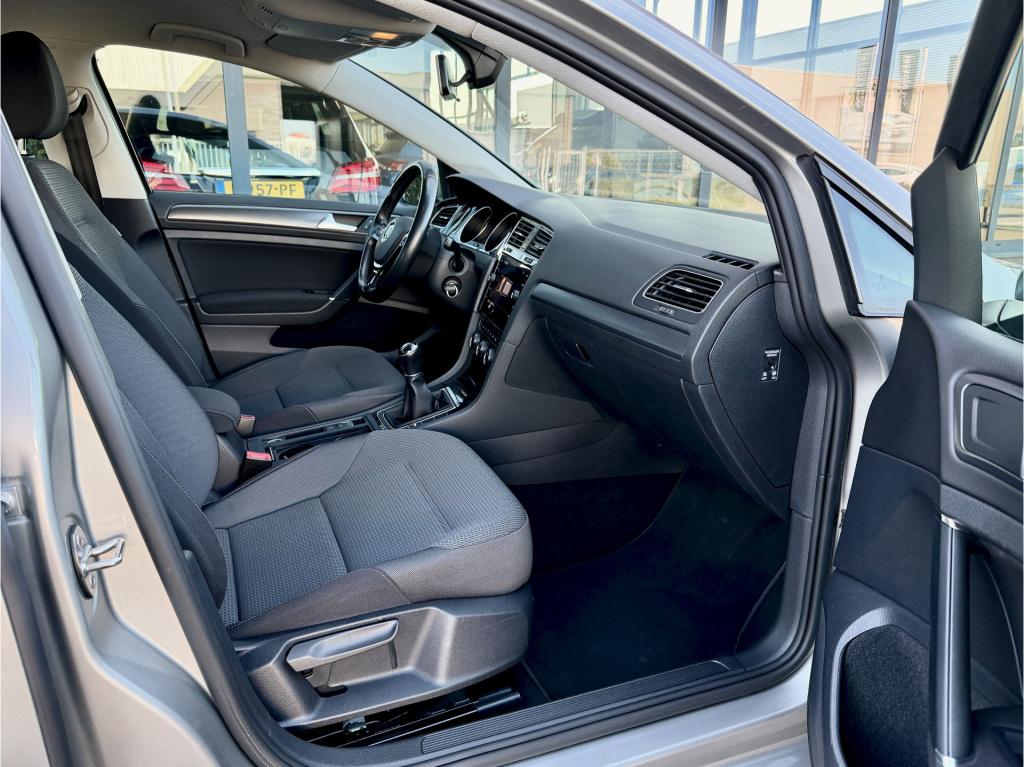 Volkswagen Golf 1.0 tsi trendline