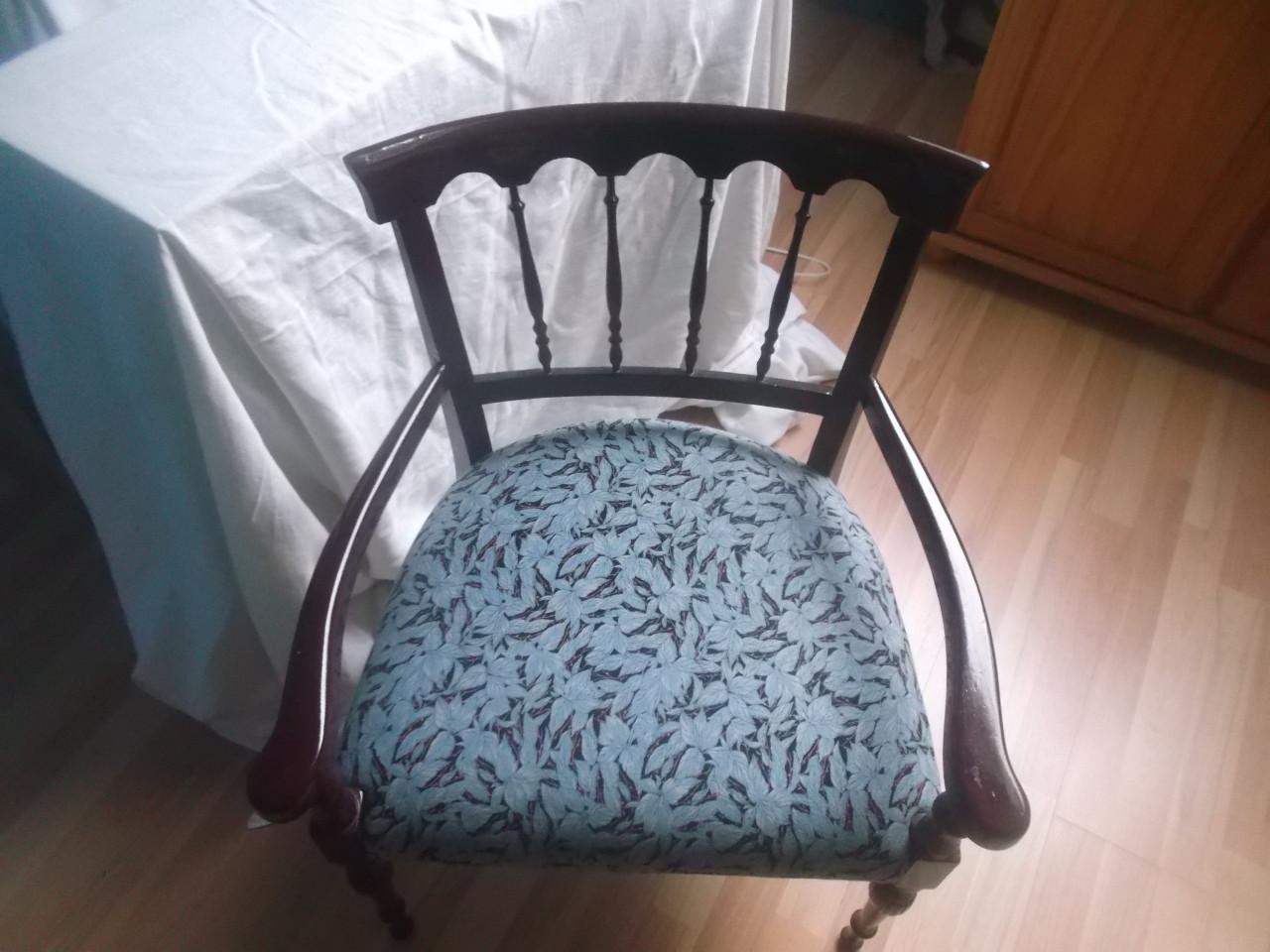 Antiek stoeltje uit 1900