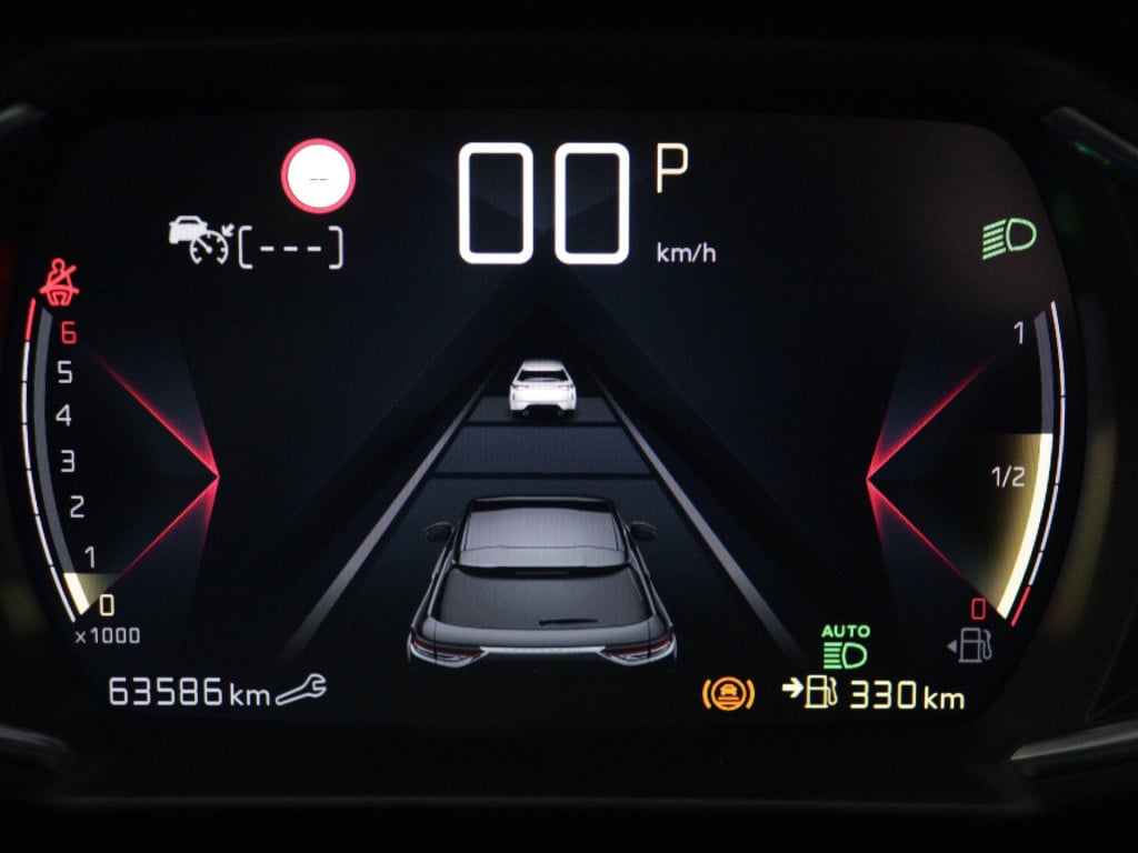 Ds Ds 3 crossback 130 pk automaat performance line | rijklaar | trekhaak |