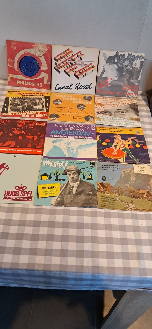 Cd's, Lp's, en (reclame) singeltjes. Deel 1