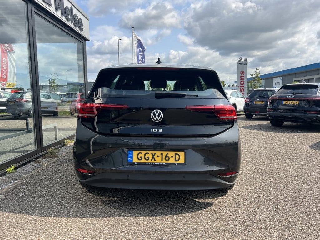 Volkswagen Id.3 45kwh 150pk pure , stoel en stuurverwarming