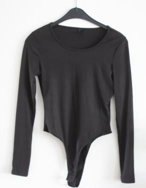 Zwarte body met ribbelstof maat m