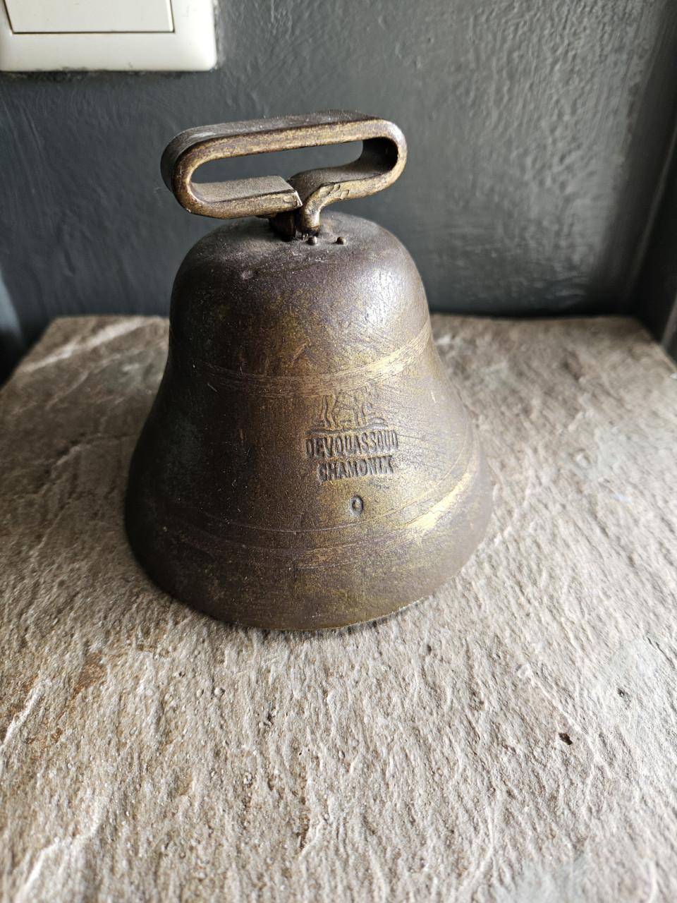 Prachtige antieke bronzen bel - Devouassoud Chamonix