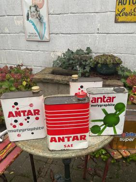 Oude Antar olieblikken.