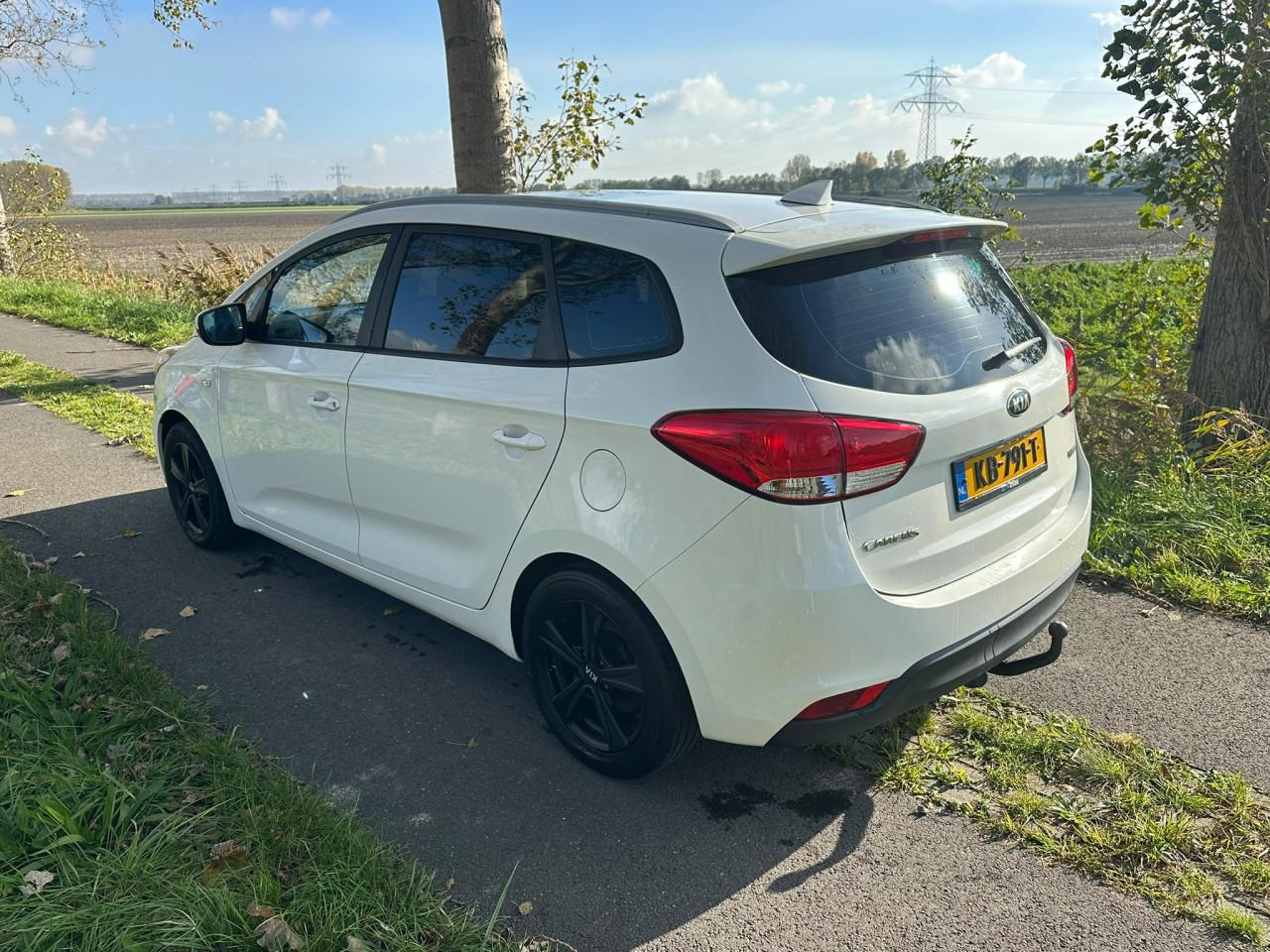 Prachtige & Sportieve Kia Carens (2016) – Nederlands – 7-Persoons Reisauto!