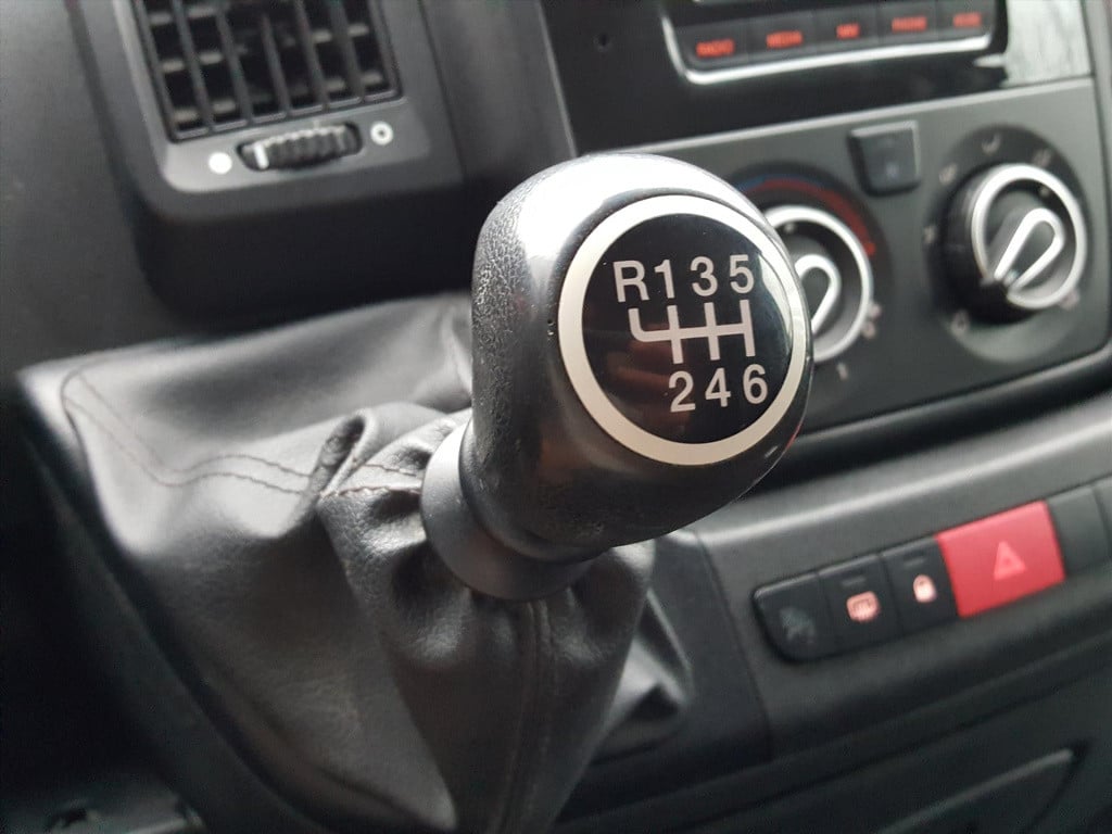 Peugeot Boxer gb 333 l2h1 bluehdi 140pk s&s premium met luchtvering orig | 