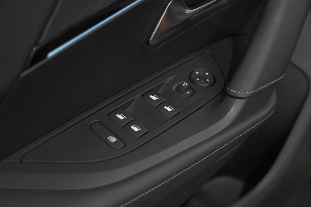 Peugeot E-2008 ev gt pack 50 kwh | 92,6% soh | panoramadak | adaptieve crui