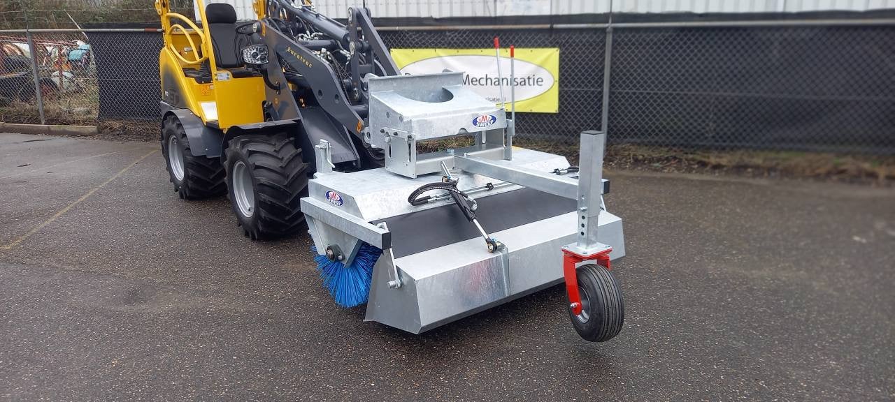 M-sweep veegmachine euro en giant aansluiting