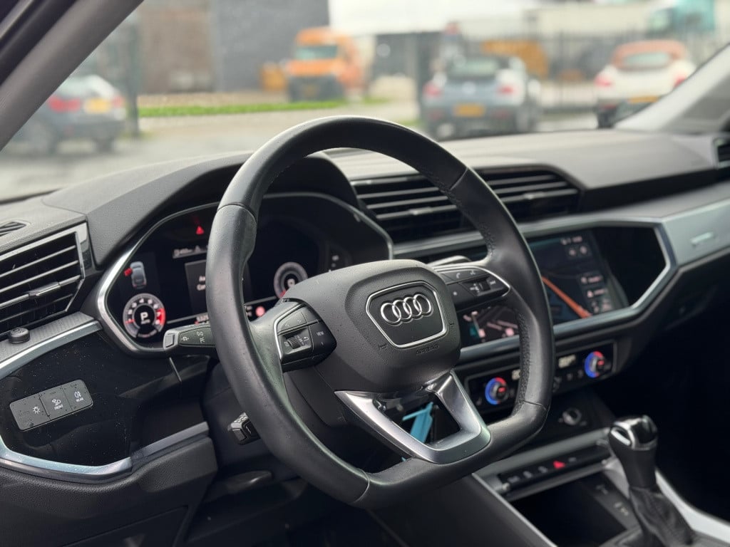 Audi Q3 sportback 35 tfsi s-line 3x * matrix led * camera * leder / alcanta