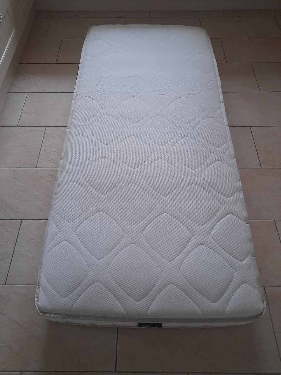 Swiss matras 90 x 200 x 22  ( in goede schone staat )