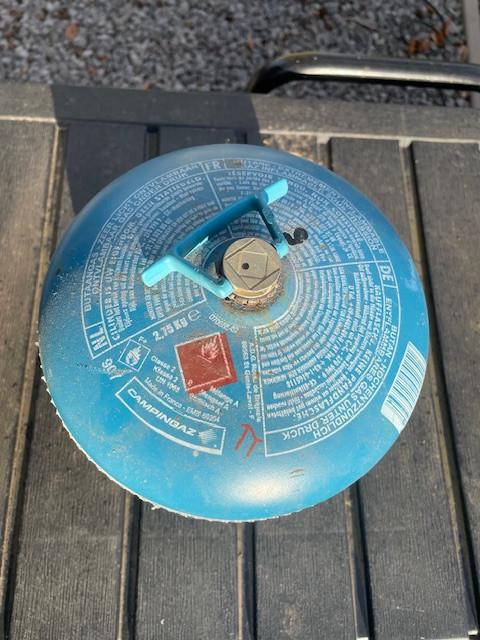 Omwisselbaar/navulbare Campingaz fles type 907 , 50% gevuld