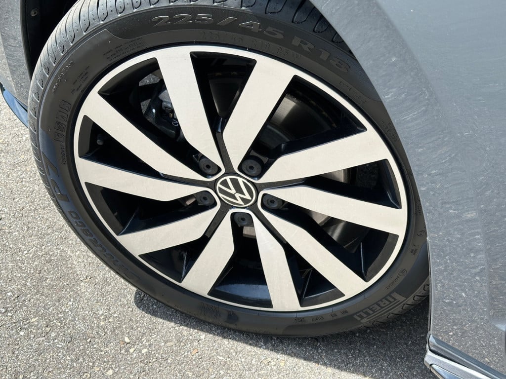 Volkswagen Touran 1.5 tsi 150pk dsg r-line highline | led | trekhaak | dode