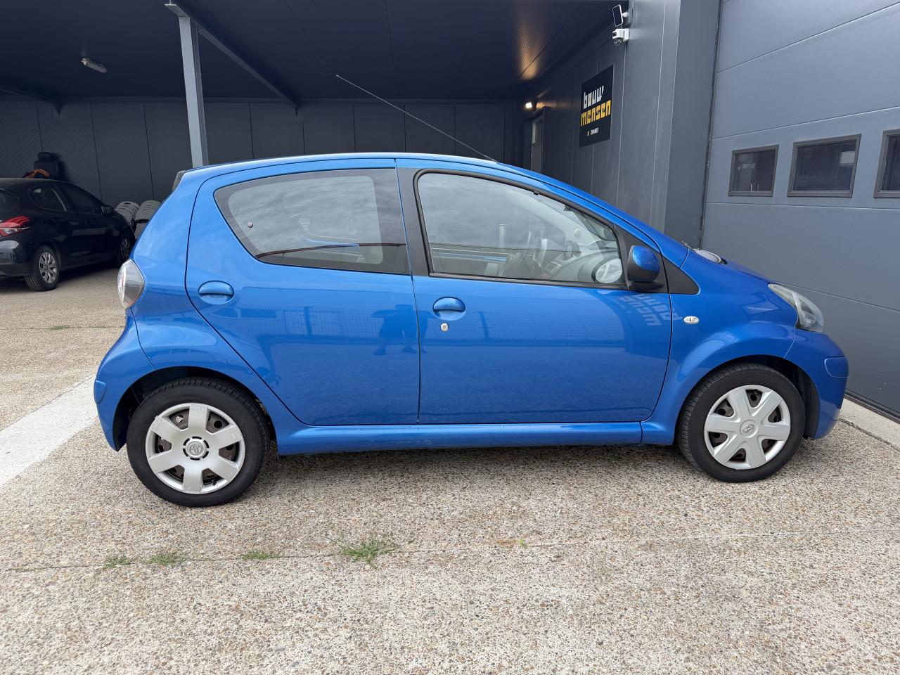 Toyota Aygo 1.0 12V Vvt-i 5DRS 2011 Blauw  Airco Apk Nap Navi
