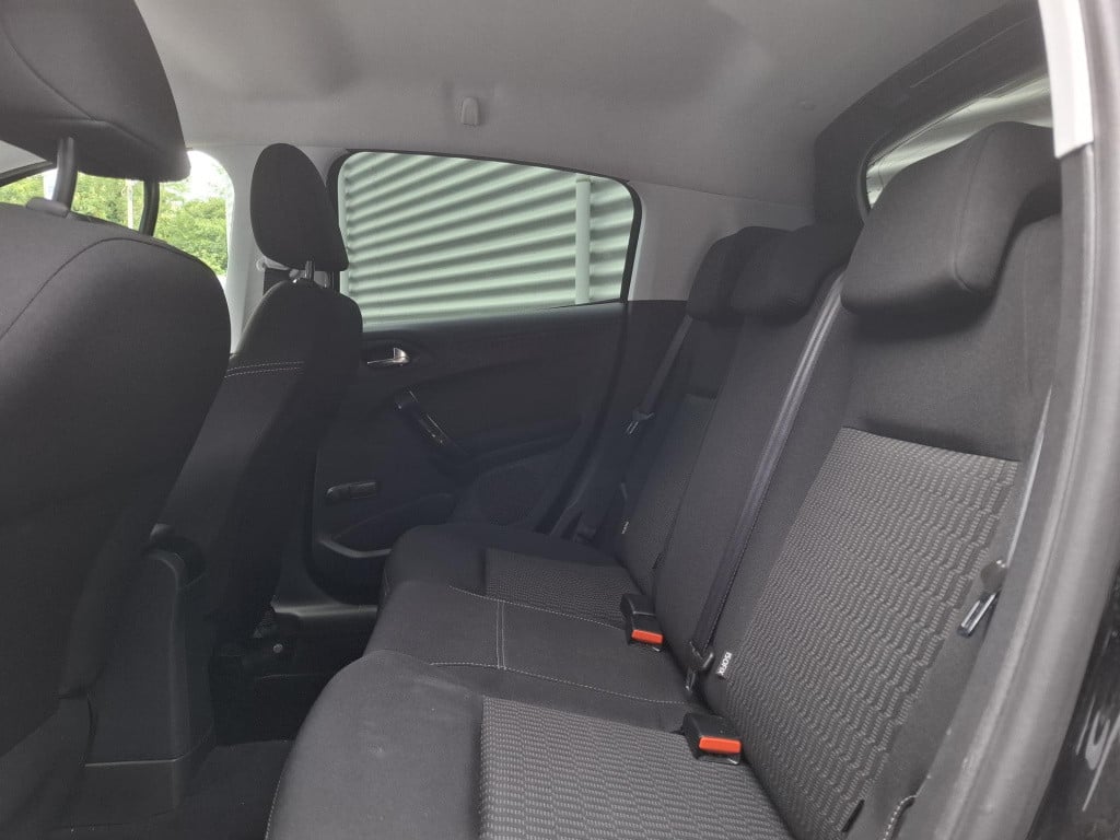 Peugeot 208 1.2 82 blue lion 5-drs airco/nav/park