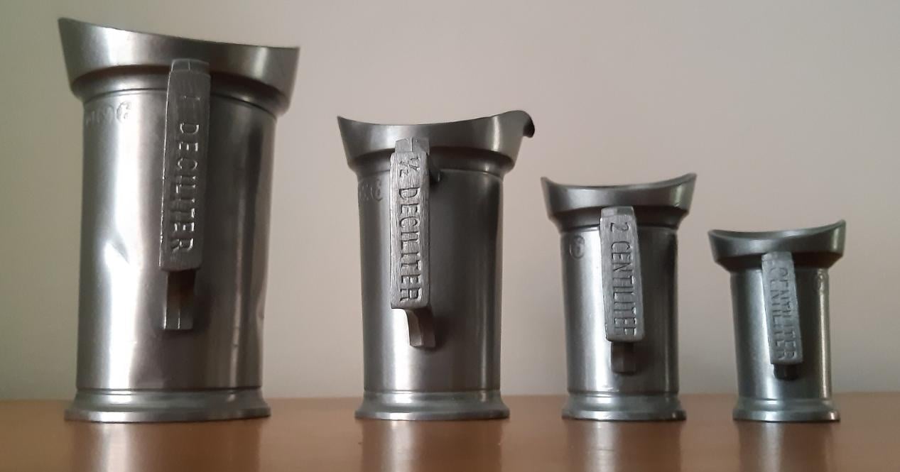 4 tinnen maatkannetjes