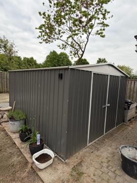 Metalen tuinschuur