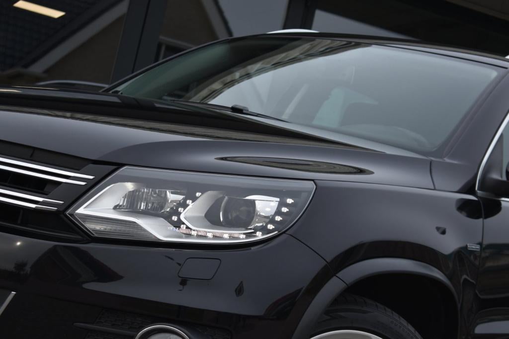Volkswagen Tiguan 1.4 tsi r-line lm | trekhaak | xenon | led | stoelverwarm