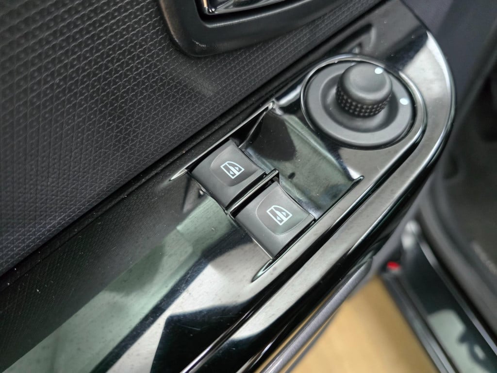 Renault Clio occasion zuinige auto en cruisecontrol | tweedehands renault c