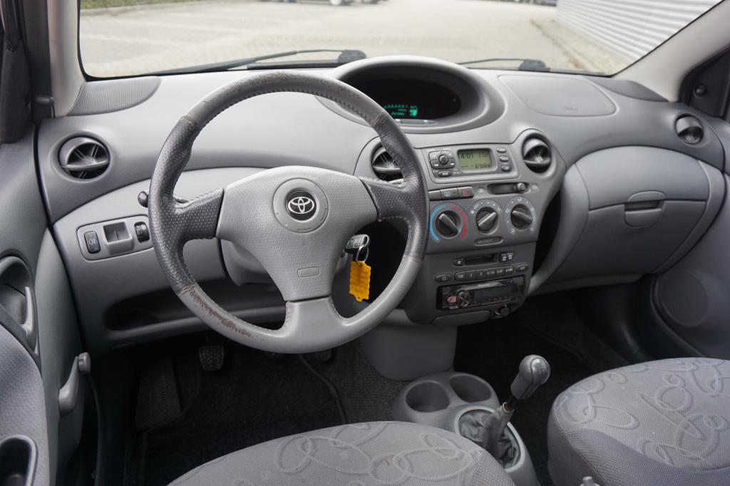 Toyota Yaris 1.0-16v vvt-i luna