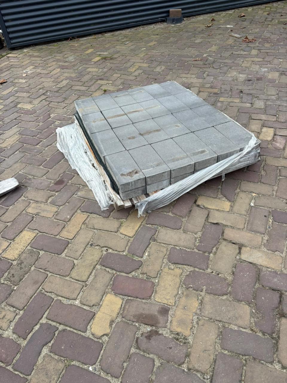 Restpartij betonsteen grijs 15x30x6 - 2,5m2