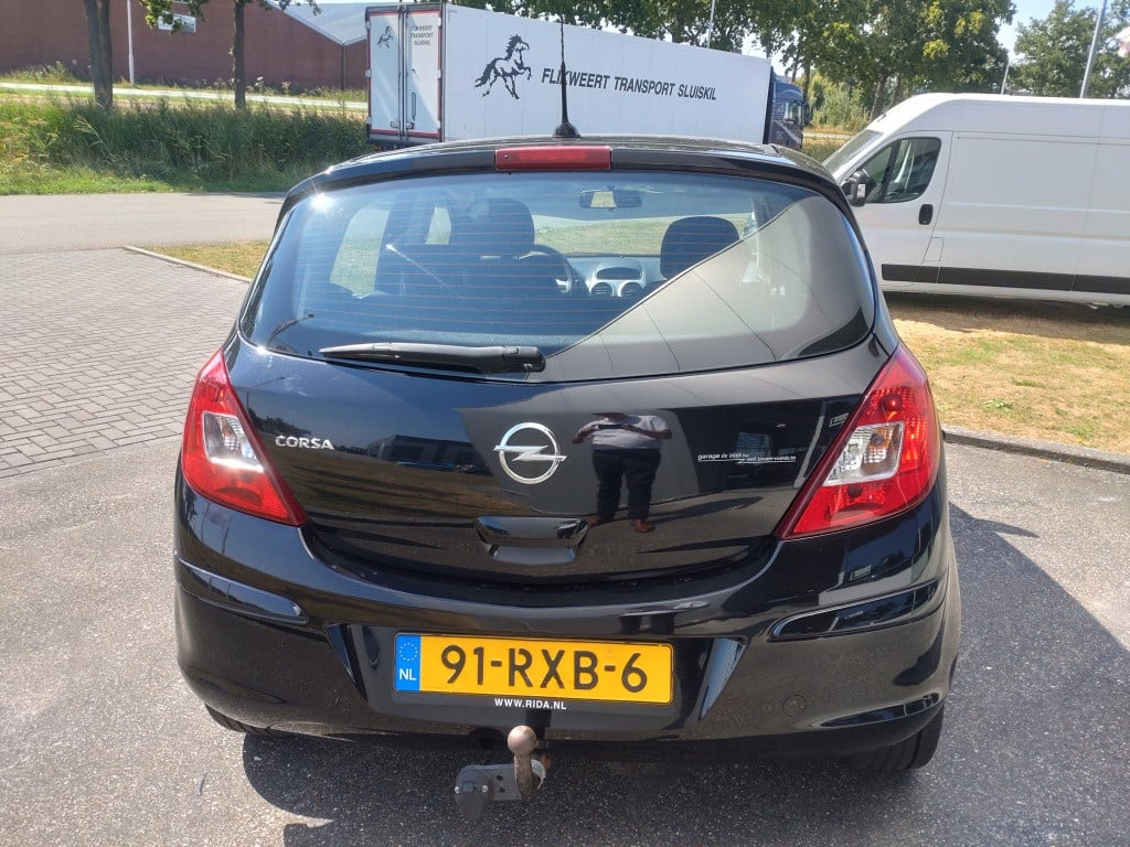 Opel Corsa 1.4-16v edition