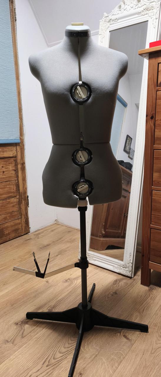 Te koop aangeboden een Paspop