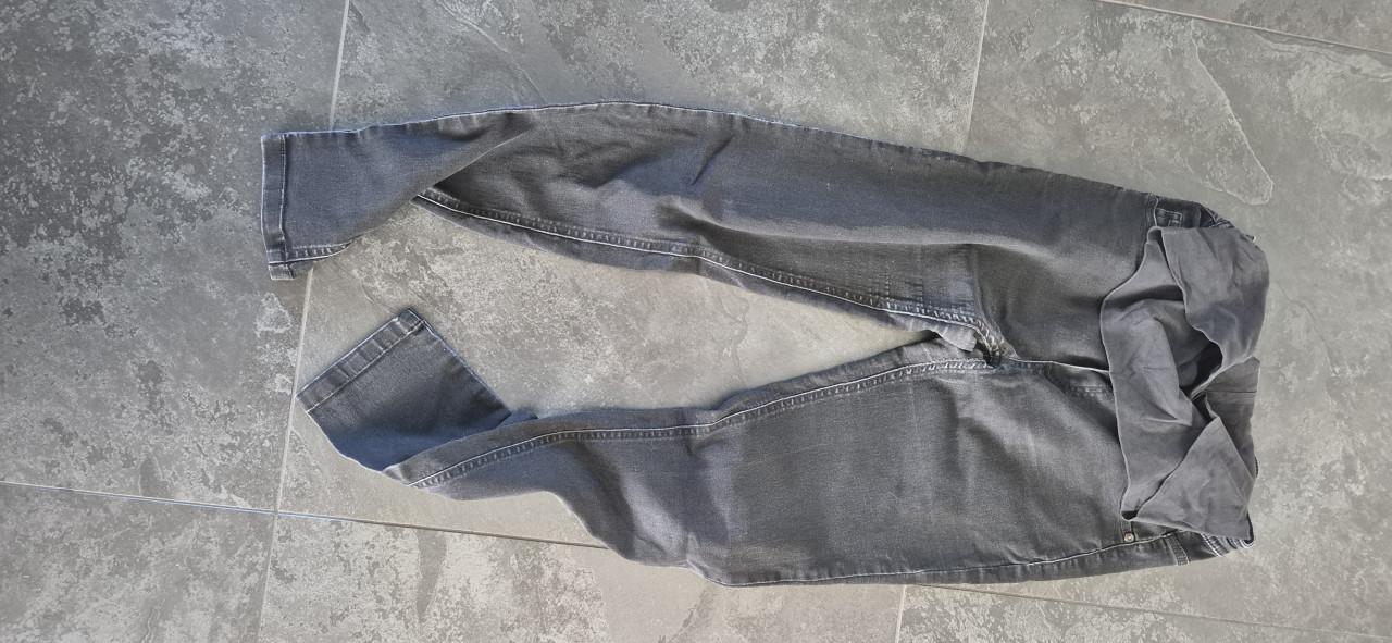 Meerdere zwangerschapsbroeken en rokken maat M