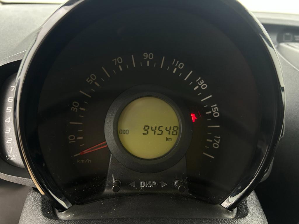Toyota Aygo occasion 1.0 vvt-i x-play | wit | tweedehands toyota aygo | air