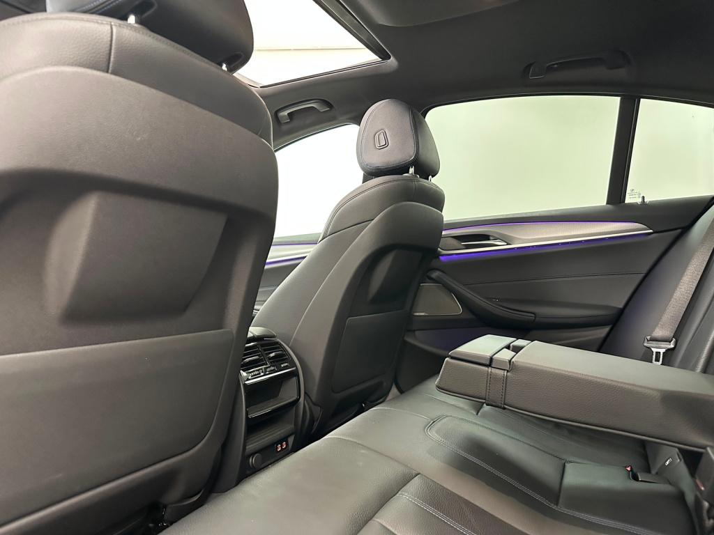 BMW 5 Serie 530e xdrive m-sport | harman/kardon | schuif/kanteldak | co-pil