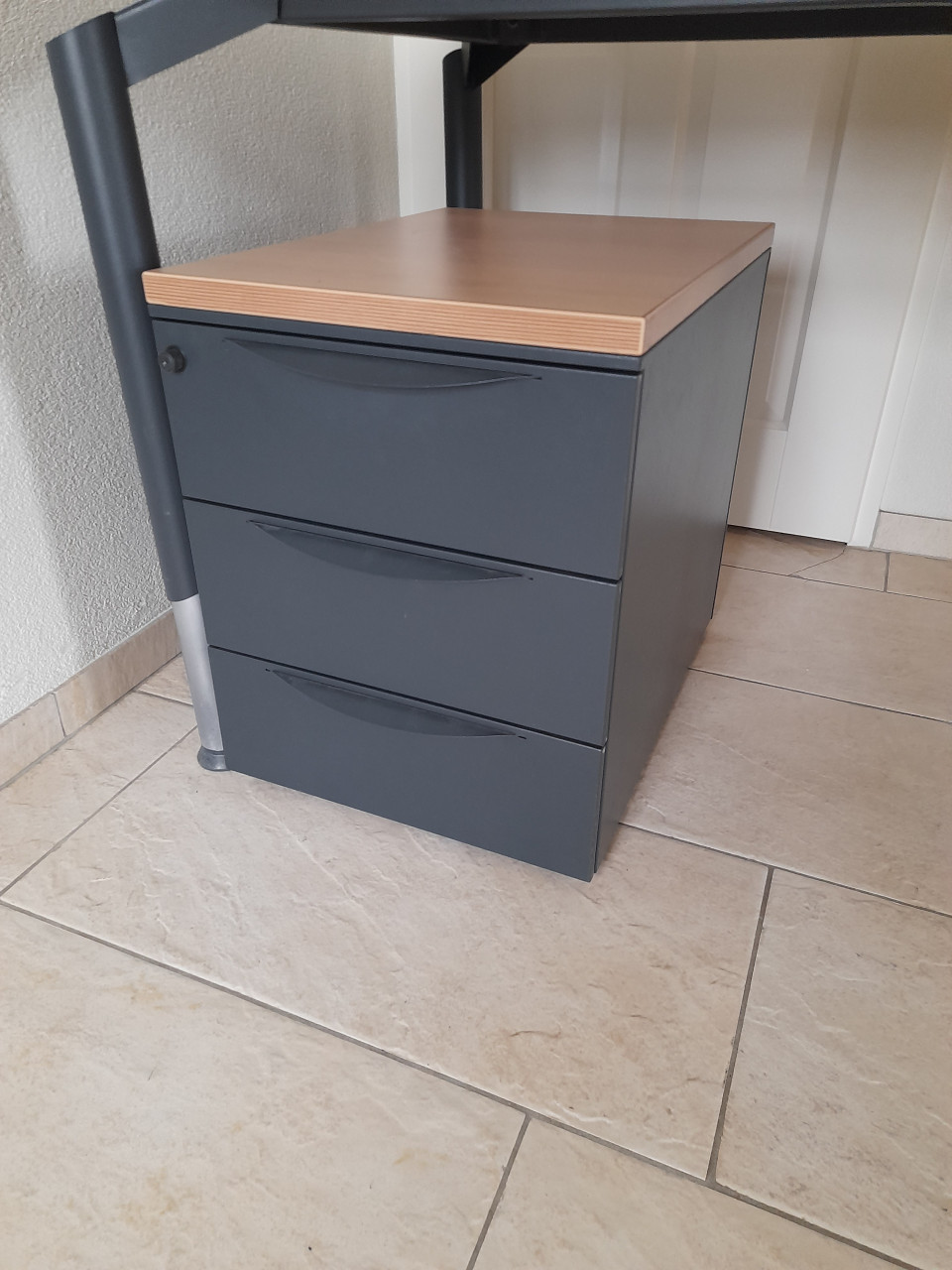 Ladenkastje op wielen voor onder bureau (42 x 58 x 54H)