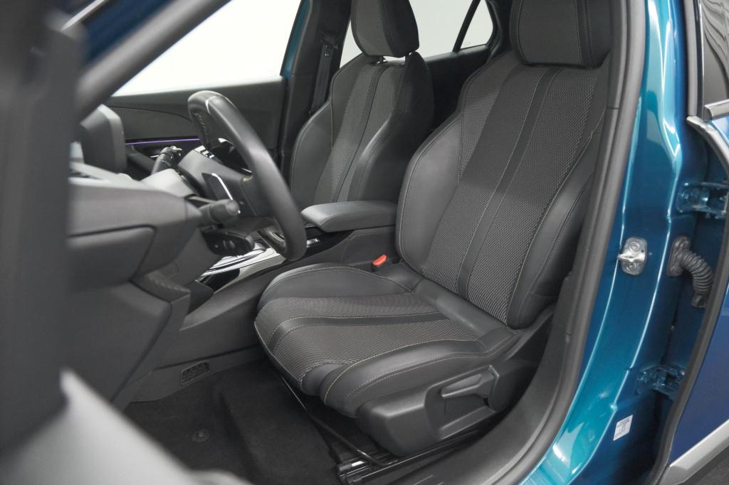 Peugeot 2008 1.2 hybrid 136 gt | camera | apple carplay | parkeersensoren |