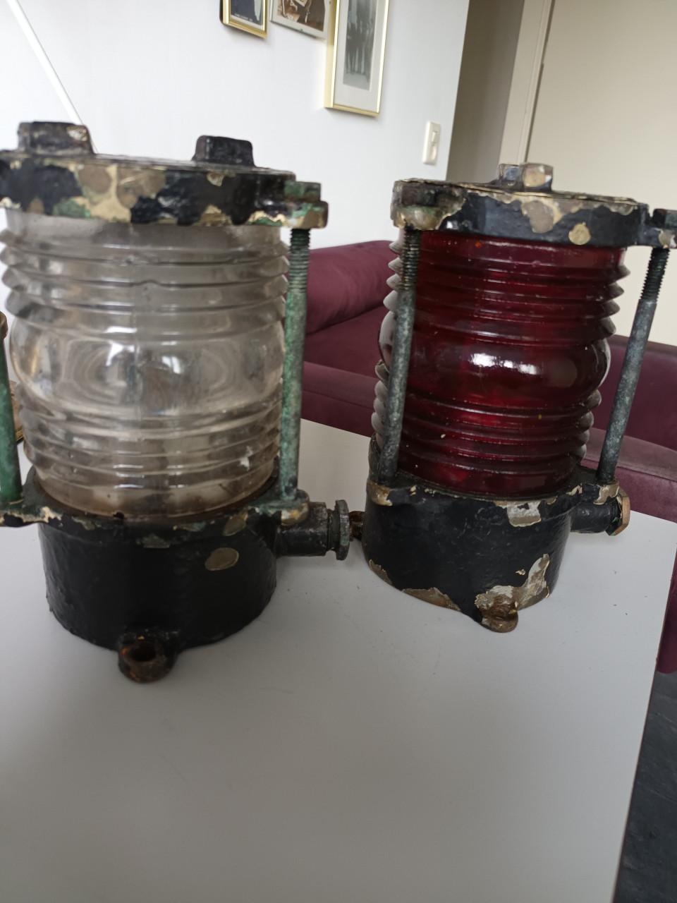 2 zware koperen scheepslampen