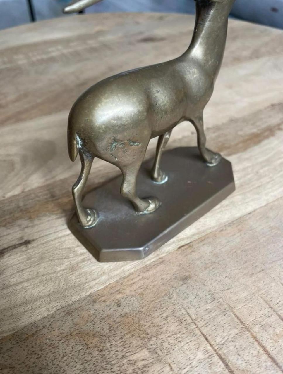 Bronzen beeldje hert