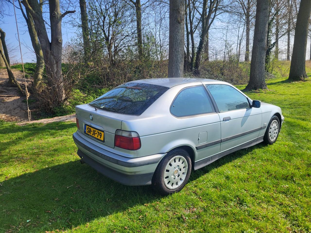 BMW E36 compact 318Ti automaat, 140 PK, airco!  Slechts 167.000 km