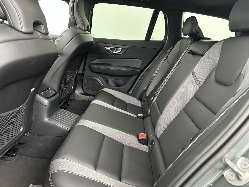 Volvo V60 t8 455pk recharge ultra dark| adap.cruise| pano| trekhaak| 360cam