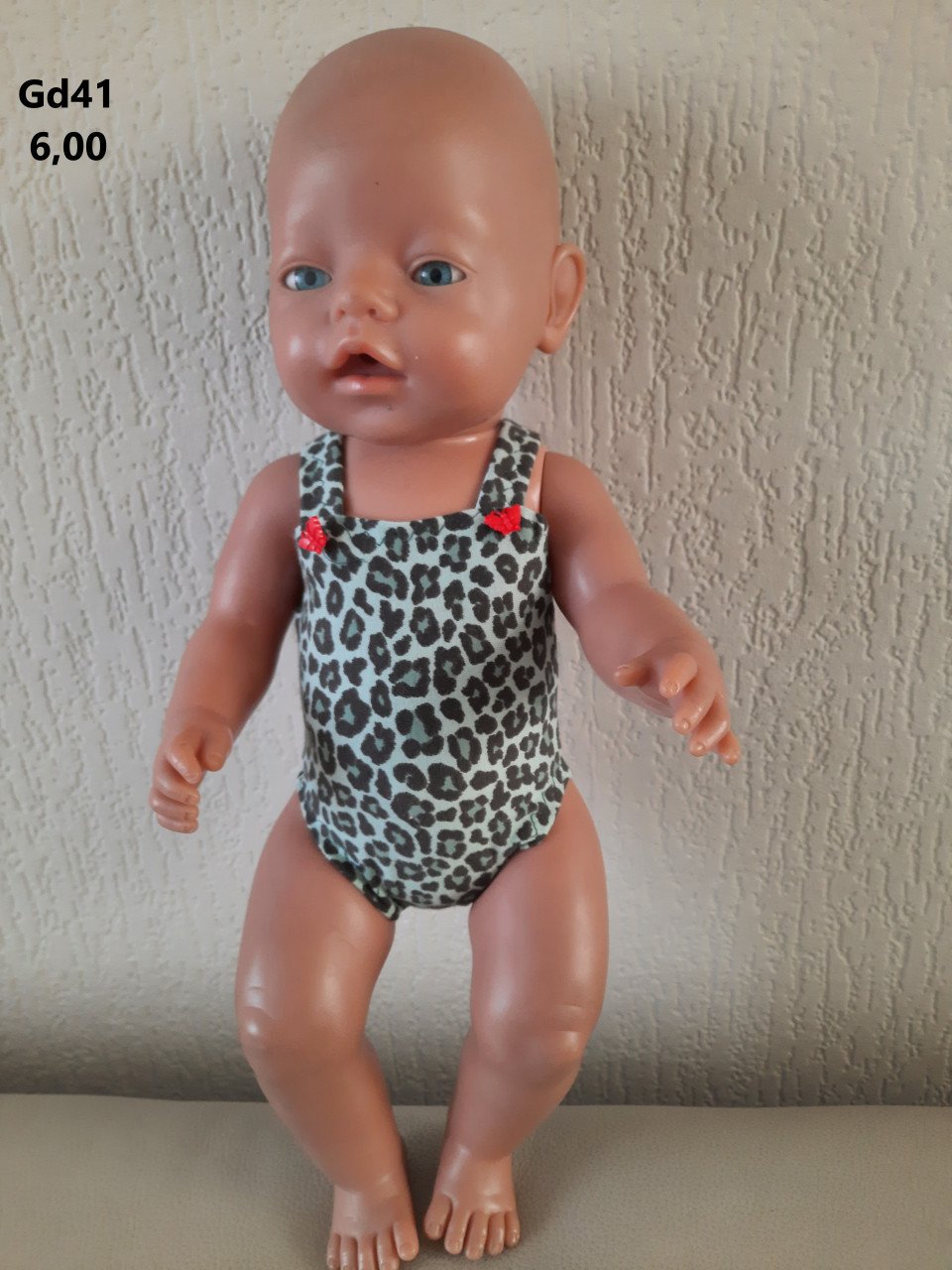 Leuke poppenkleertjes baby born. Badpak. Opbrengst KiKa.