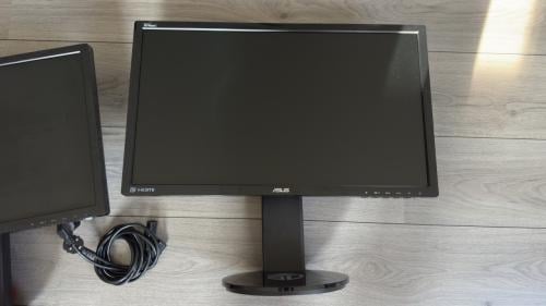 2× ASUS VG248QE – 24” 144Hz Gaming Monitor – Goede staat