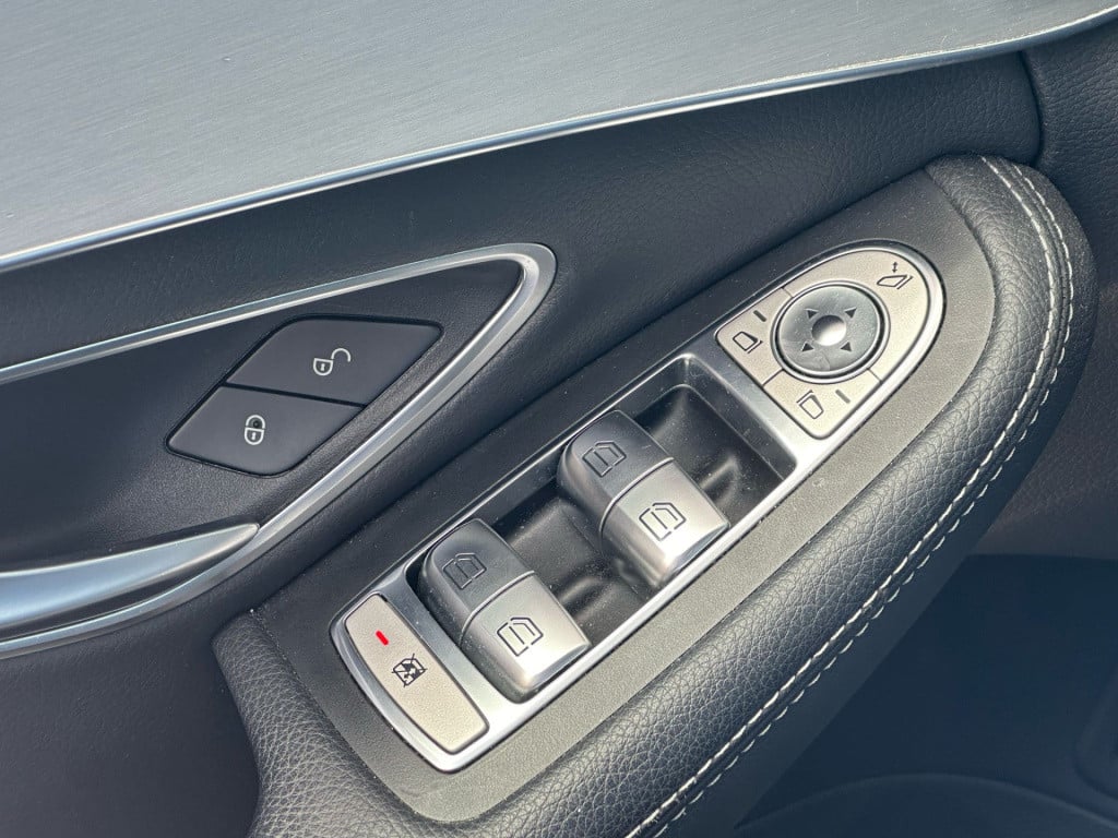 Mercedes-Benz C-Klasse 180 amg sport edition l trekhaak l stoelverwarming l