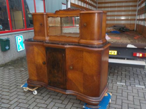 Curiosa wandmeubel uit de jaren '30 in zeer goede staat 2 delig