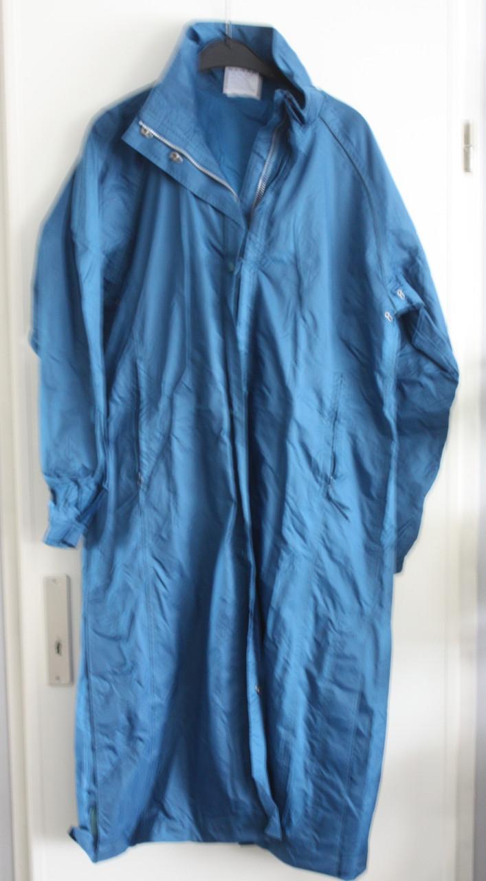 Blauwe lange regenjas maat L