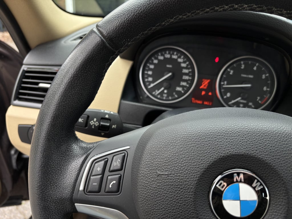BMW X1 sdrive20i chrome line