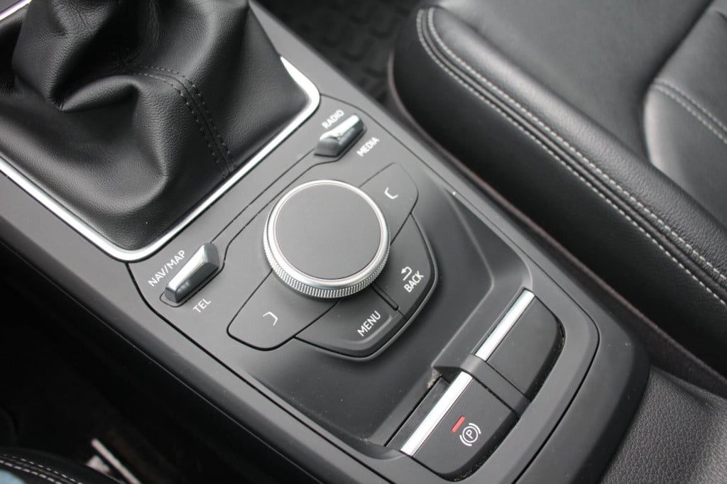 Audi Q2 1.4 tfsi sport - leder - pano - led v&a - trekhaak - navi - audi co