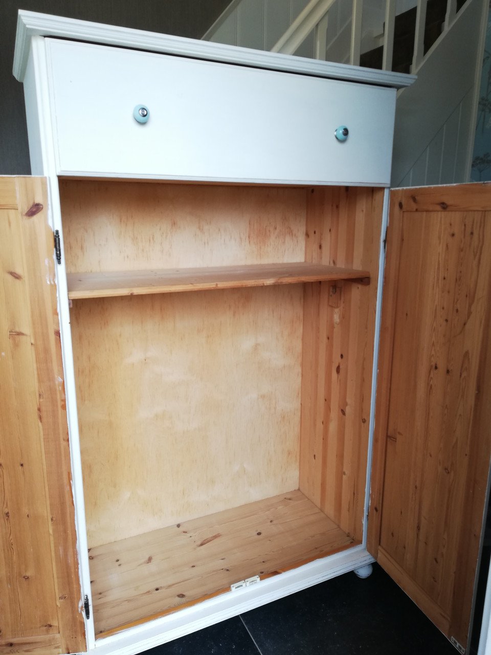 Grenen kast