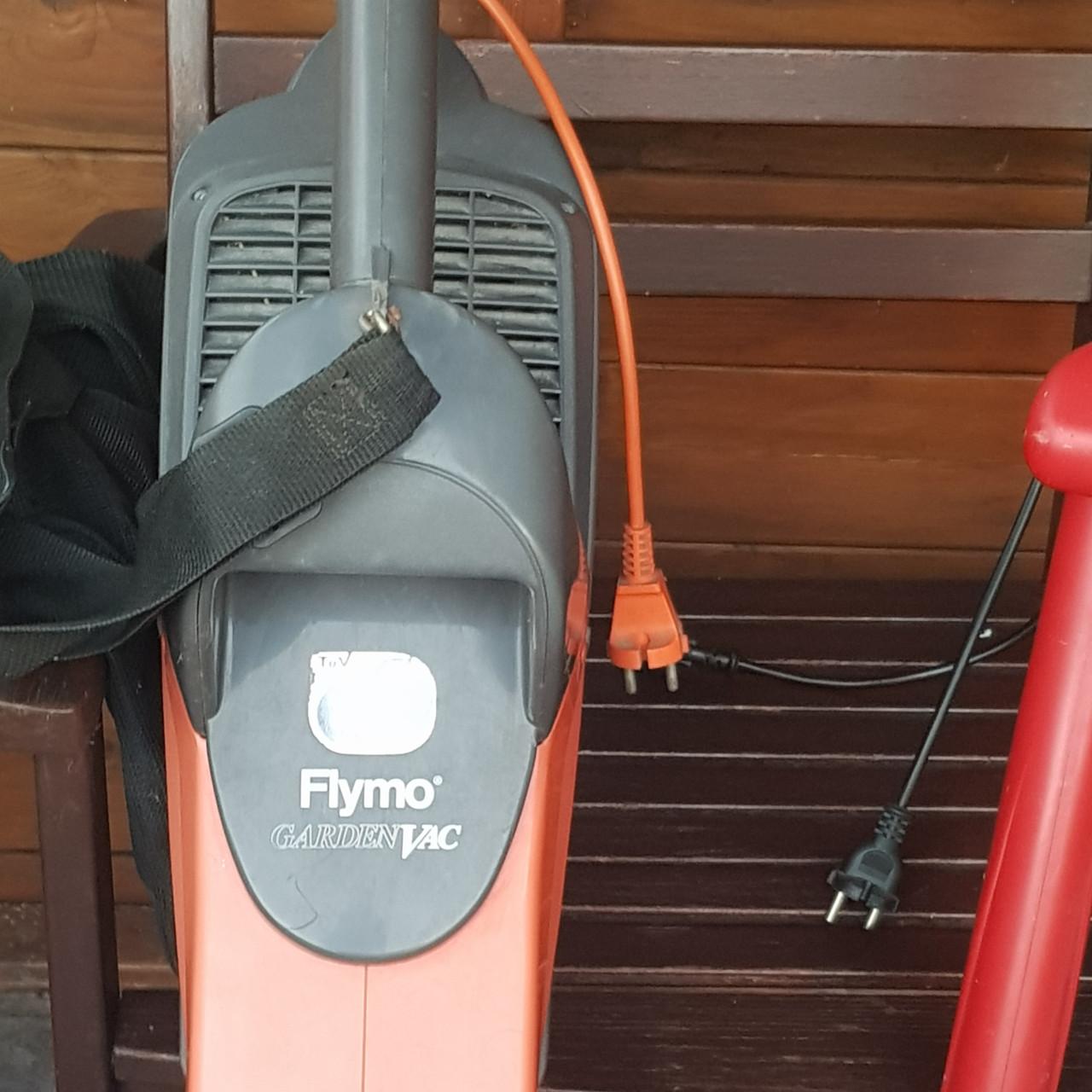 4 - Tuinmachines € 40, -