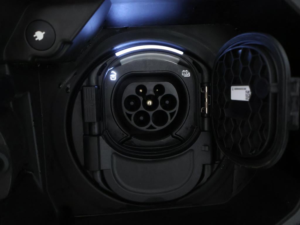 Mercedes-Benz Gla-klasse 250e business solution luxury line apple carplay |